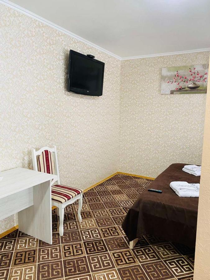 Під Явором New Hotel Drogomirchany Kültér fotó