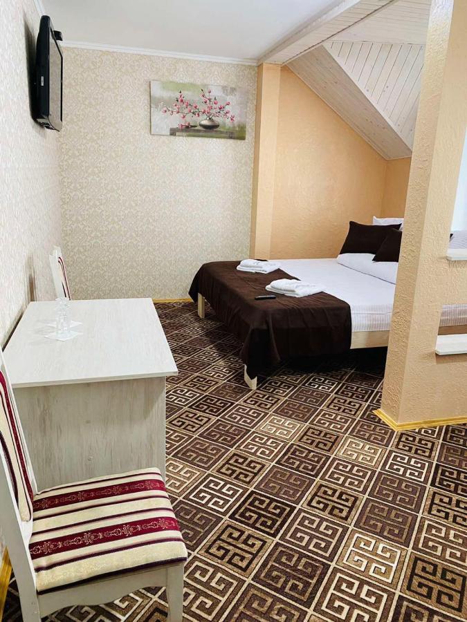 Під Явором New Hotel Drogomirchany Kültér fotó